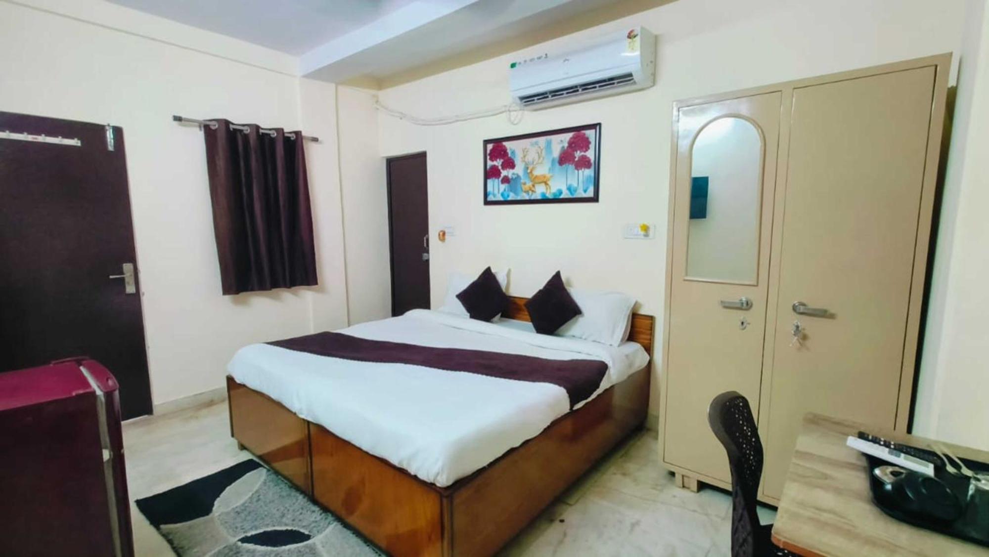 Hotel Niketan - Chanakyapuri