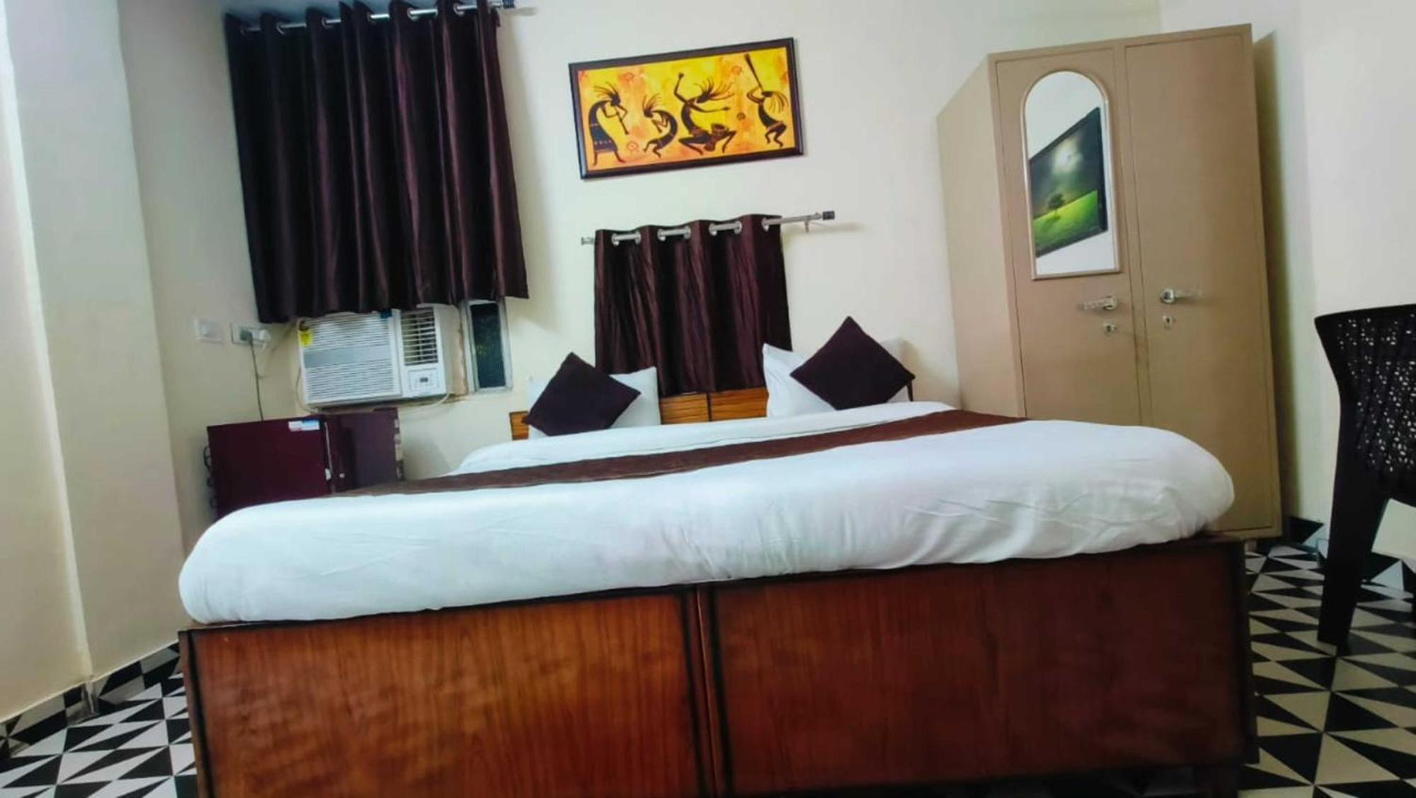 Niketan - Chanakyapuri