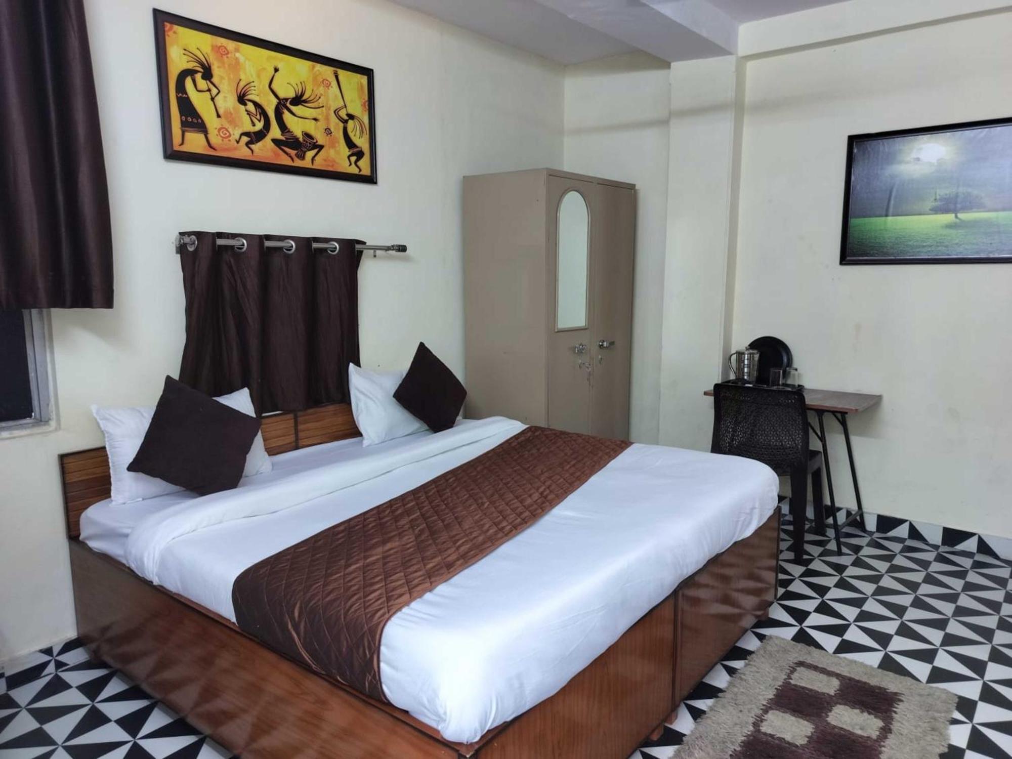 Niketan - Chanakyapuri 3*