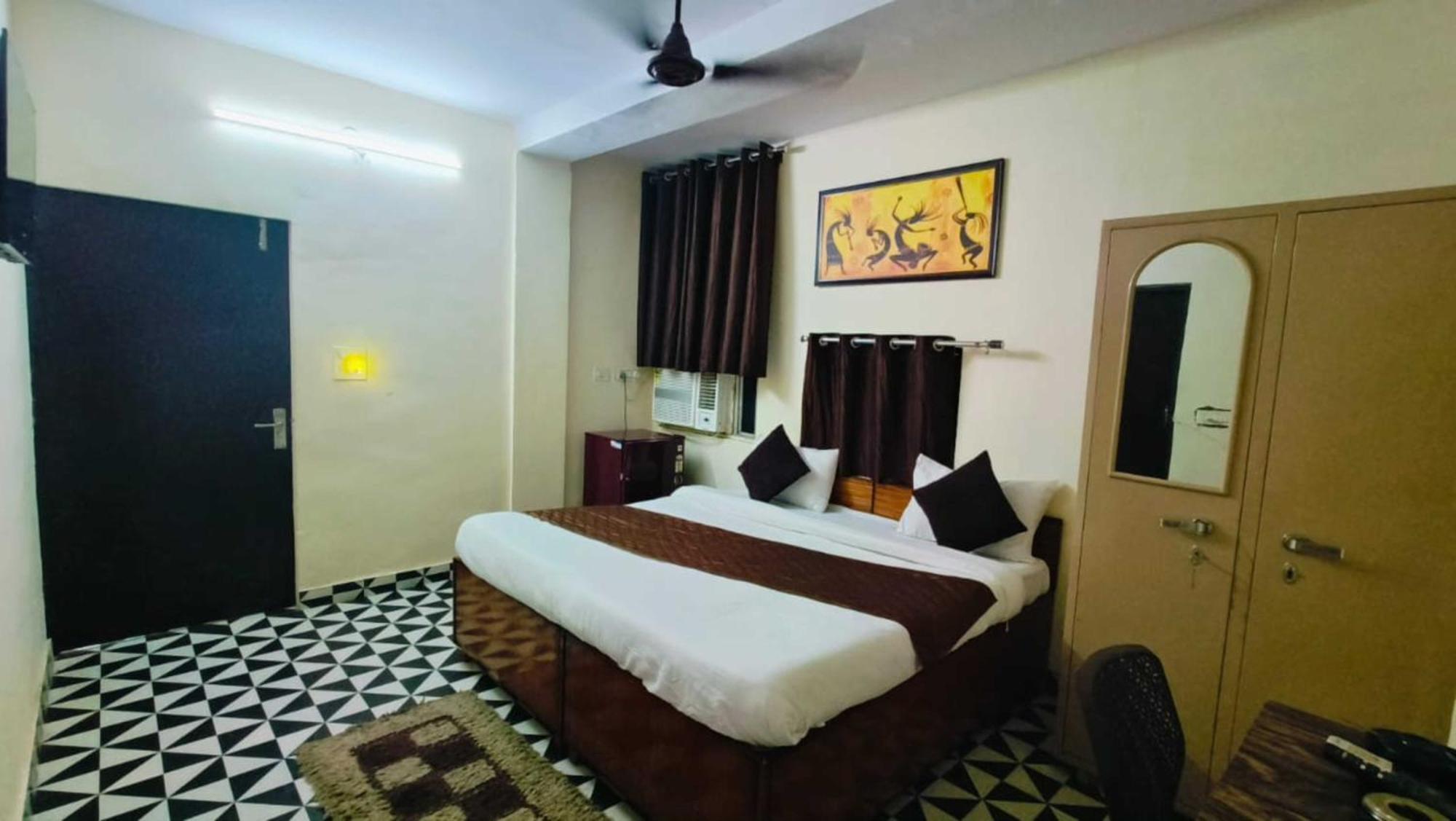 Hotel Niketan - Chanakyapuri 3*
